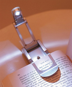 Портативный фонарик для книг